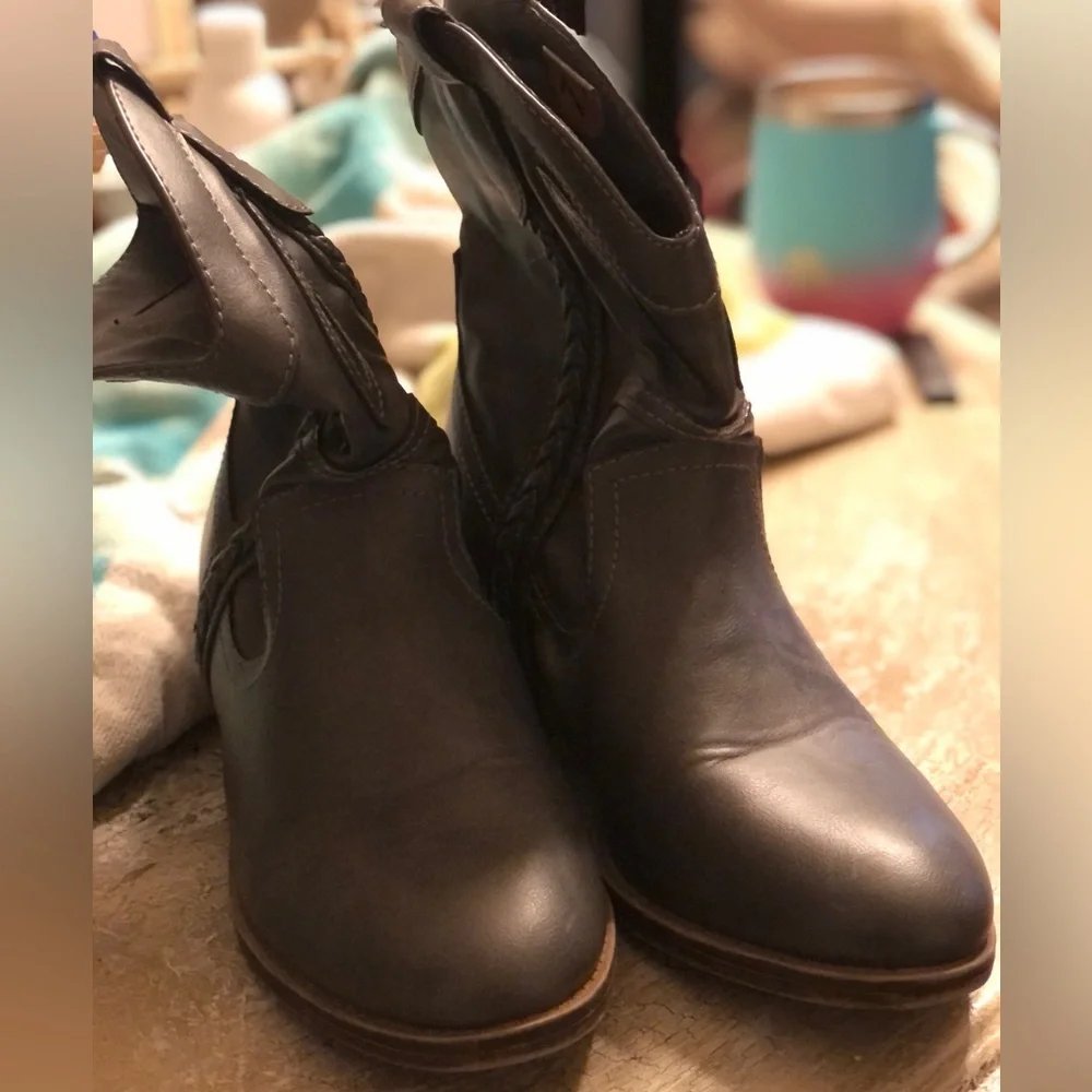 🩶BOOTS🩶 - Picture 6 of 7